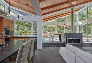 Big beautiful windows in the kitchen